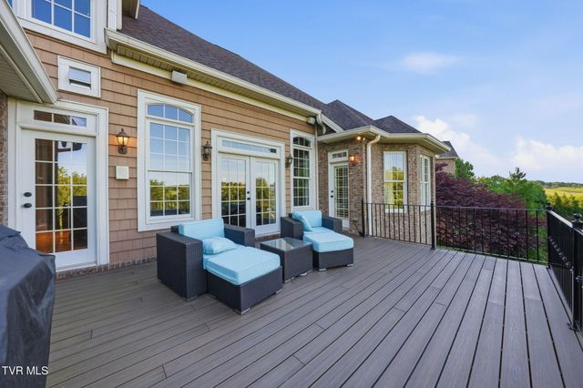 122 Sun Chase Court, Johnson City, TN 37615