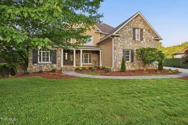 122 Sun Chase Court, Johnson City, TN 37615
