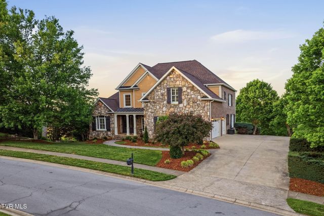 122 Sun Chase Court, Johnson City, TN 37615