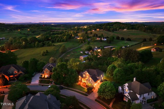 122 Sun Chase Court, Johnson City, TN 37615