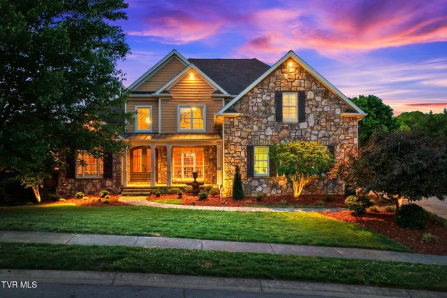 122 Sun Chase Court, Johnson City, TN 37615