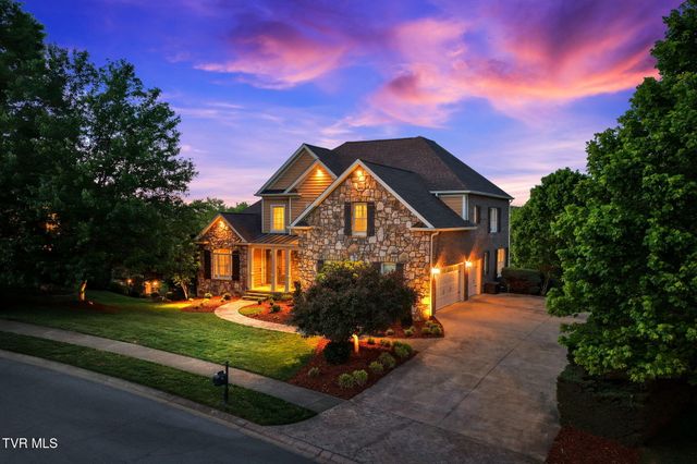 122 Sun Chase Court, Johnson City, TN 37615