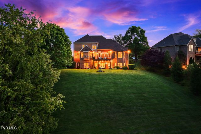 122 Sun Chase Court, Johnson City, TN 37615