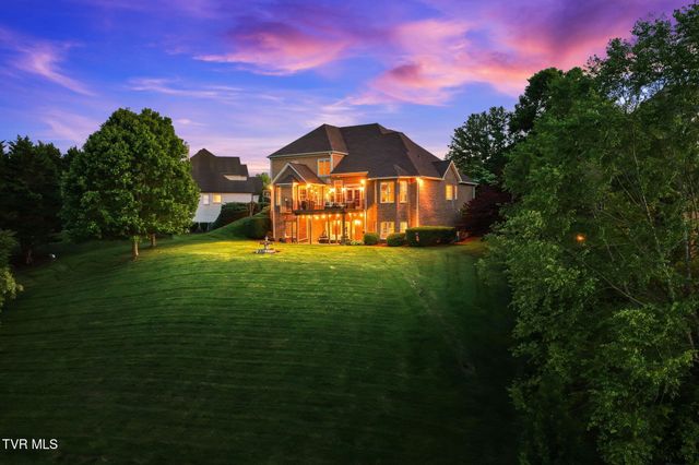 122 Sun Chase Court, Johnson City, TN 37615