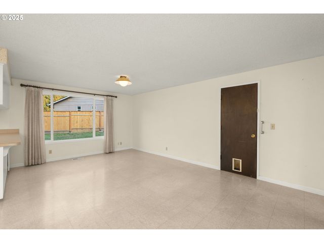 19055 Sw BUTTERNUT St, Beaverton, OR 97078