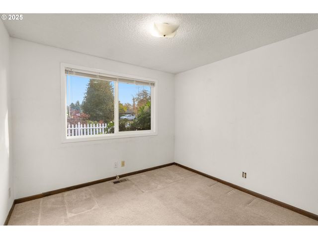 19055 Sw BUTTERNUT St, Beaverton, OR 97078