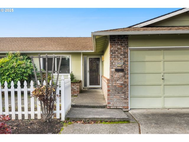 19055 Sw BUTTERNUT St, Beaverton, OR 97078