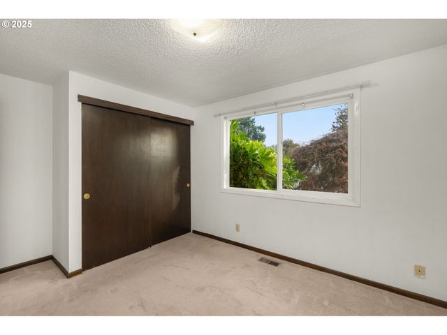 19055 Sw BUTTERNUT St, Beaverton, OR 97078