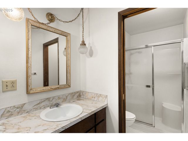 19055 Sw BUTTERNUT St, Beaverton, OR 97078