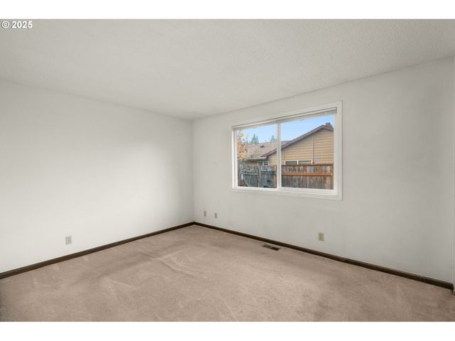 19055 Sw BUTTERNUT St, Beaverton, OR 97078