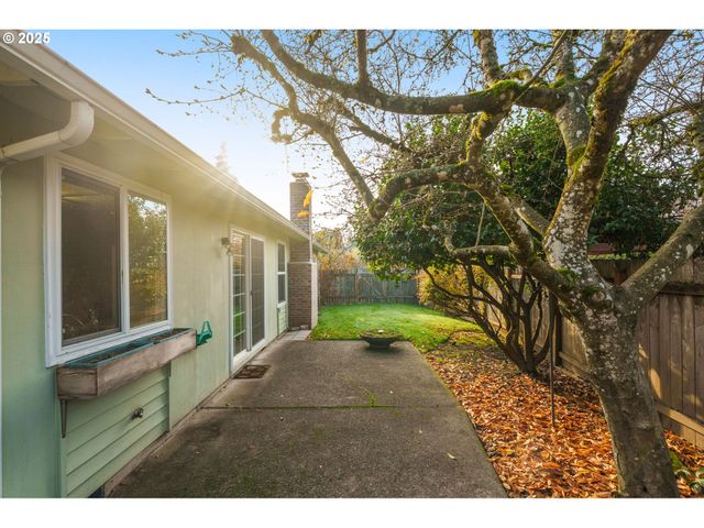 19055 Sw BUTTERNUT St, Beaverton, OR 97078