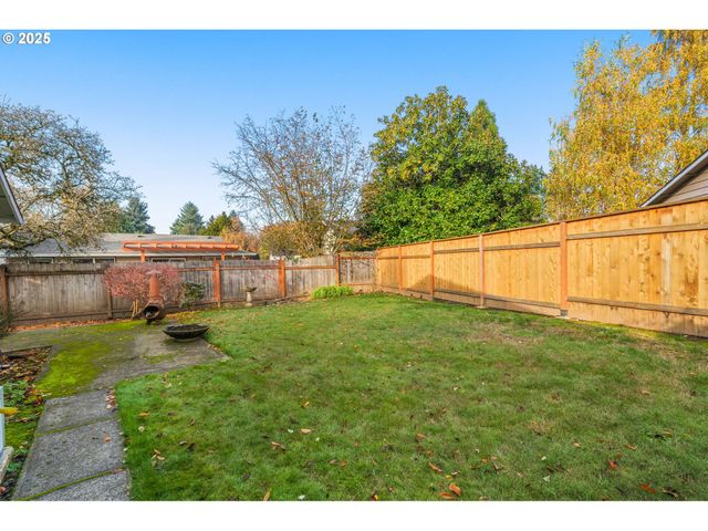 19055 Sw BUTTERNUT St, Beaverton, OR 97078