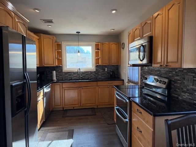 22 Laurel Lane, Shirley, NY 11967