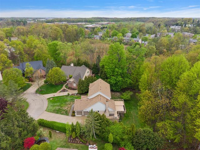 30521 Knighton Drive, Farmington, MI 48331