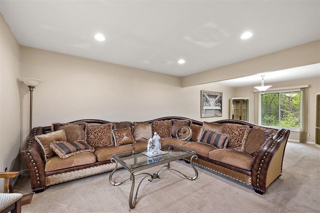 30521 Knighton Drive, Farmington, MI 48331