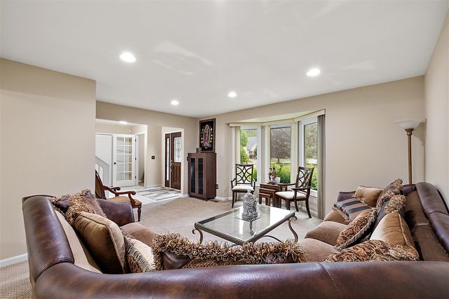 30521 Knighton Drive, Farmington, MI 48331