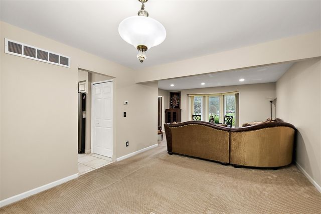 30521 Knighton Drive, Farmington, MI 48331