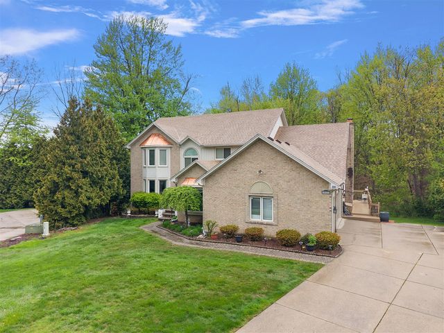 30521 Knighton Drive, Farmington, MI 48331