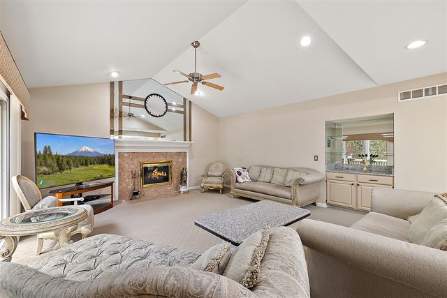 30521 Knighton Drive, Farmington, MI 48331