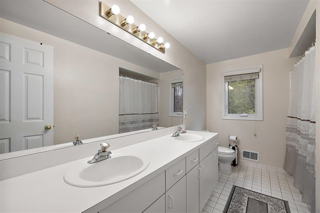 30521 Knighton Drive, Farmington, MI 48331