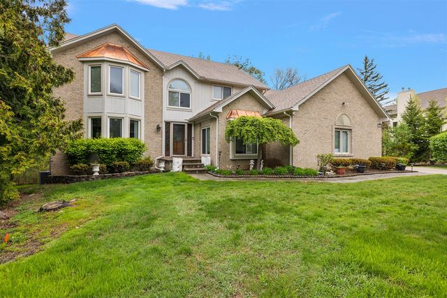 30521 Knighton Drive, Farmington, MI 48331