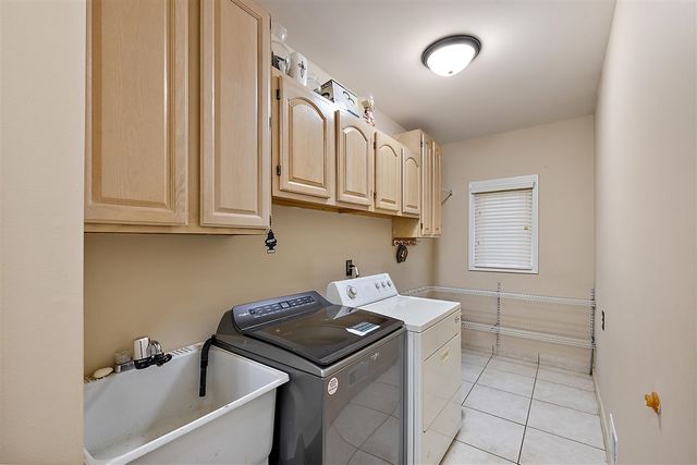 30521 Knighton Drive, Farmington, MI 48331