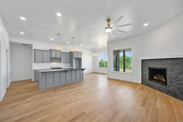 4322 Mesa Dr, Elgin, OK 73538