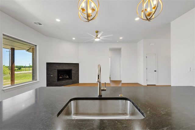 4322 Mesa Dr, Elgin, OK 73538