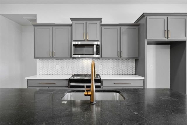 4322 Mesa Dr, Elgin, OK 73538