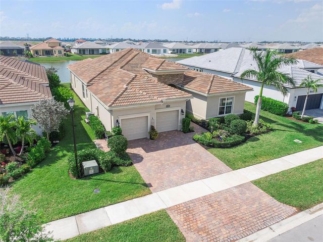 8674 SW Flutto Way, Port St. Lucie, FL 34987