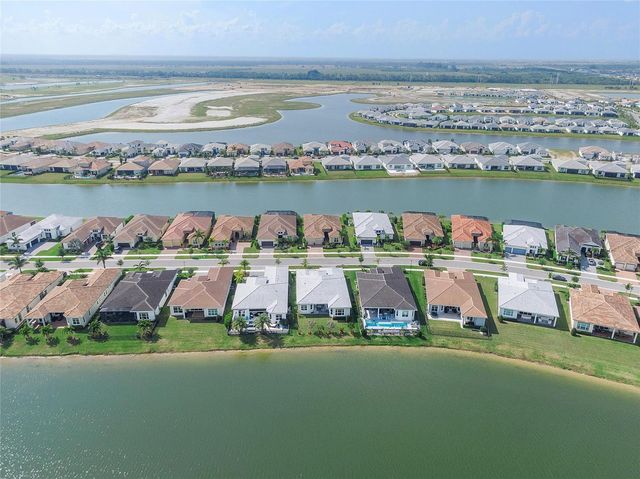 8674 SW Flutto Way, Port St. Lucie, FL 34987