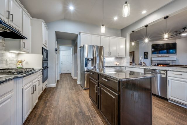 100 Barkley Drive, Hickory Creek, TX 75065