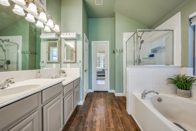 100 Barkley Drive, Hickory Creek, TX 75065