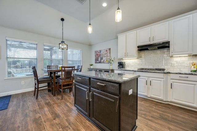 100 Barkley Drive, Hickory Creek, TX 75065