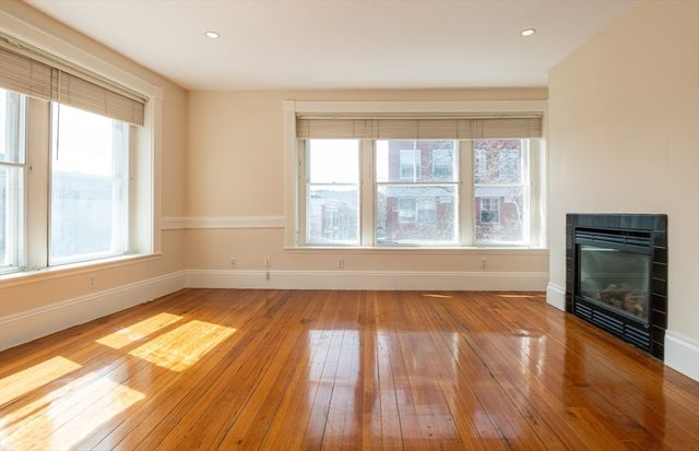 99 Washington St 33, Salem, MA 01970