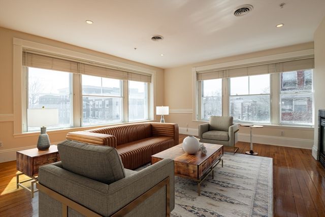 99 Washington St 33, Salem, MA 01970