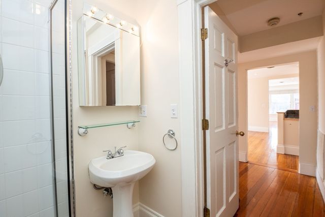 99 Washington St 33, Salem, MA 01970