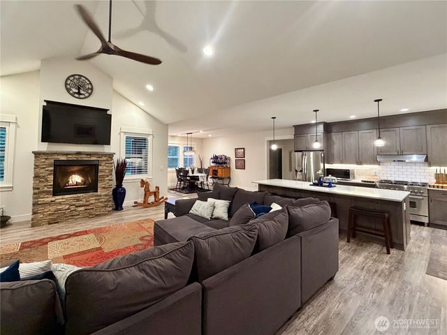 18349 NW Stavis Bay Road, Seabeck, WA 98380