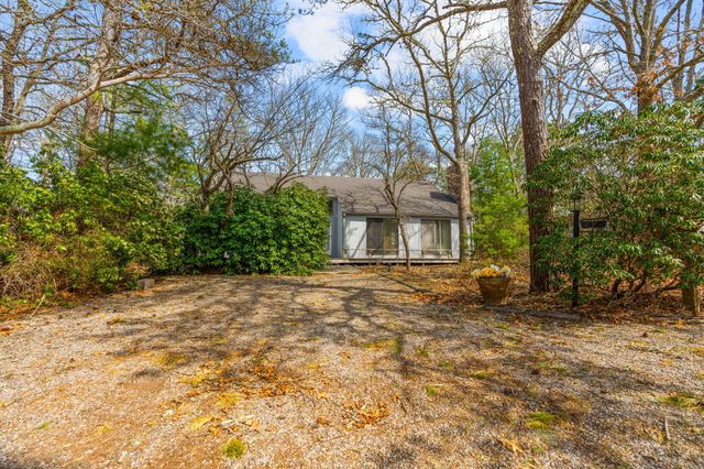 213 Fells Pond Road, Mashpee, MA 02649