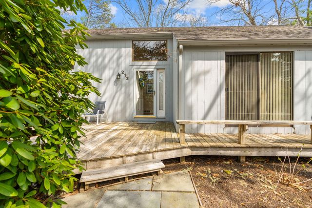 213 Fells Pond Road, Mashpee, MA 02649