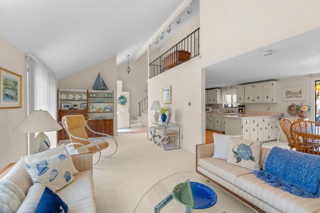 213 Fells Pond Road, Mashpee, MA 02649