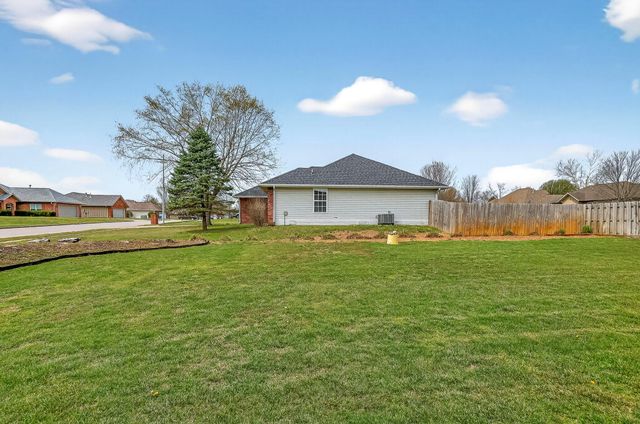 5469 S Aspen Drive, Battlefield, MO 65619
