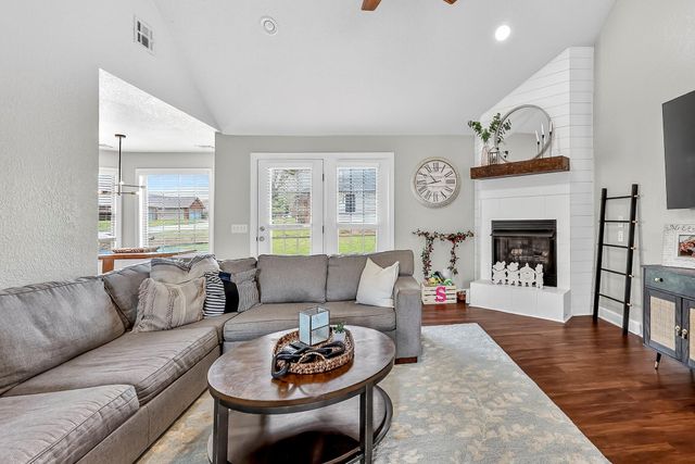 5469 S Aspen Drive, Battlefield, MO 65619