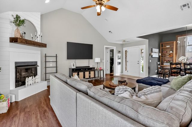 5469 S Aspen Drive, Battlefield, MO 65619