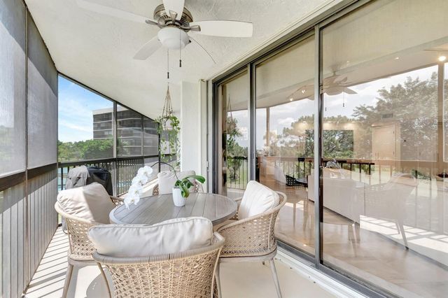5279 S Fountains Dr S 304, Lake Worth, FL 33467