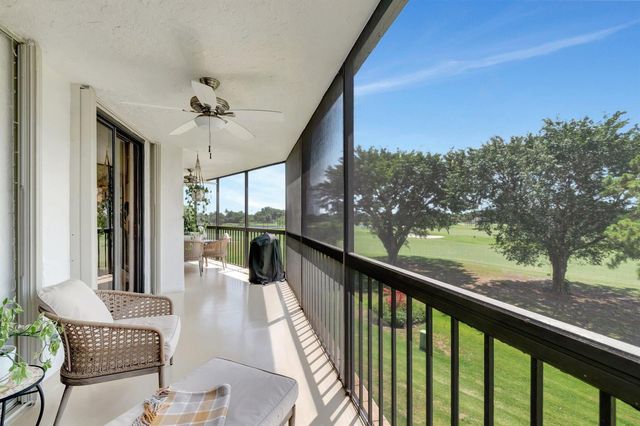 5279 S Fountains Dr S 304, Lake Worth, FL 33467