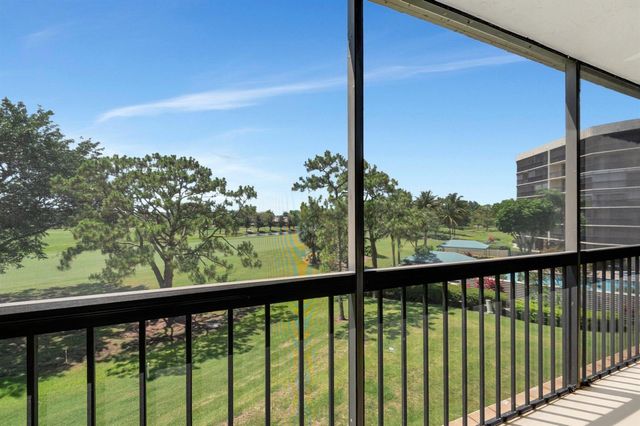 5279 S Fountains Dr S 304, Lake Worth, FL 33467