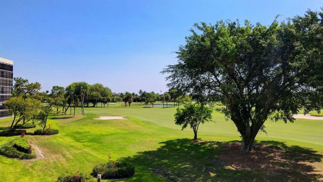 5279 S Fountains Dr S 304, Lake Worth, FL 33467