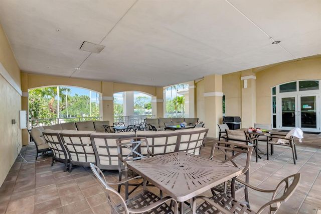 5279 S Fountains Dr S 304, Lake Worth, FL 33467