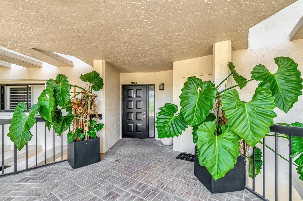 5279 S Fountains Dr S 304, Lake Worth, FL 33467